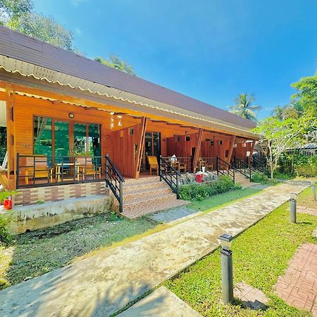 Aow Thai Homestay Ban Hin Dam Luaran gambar